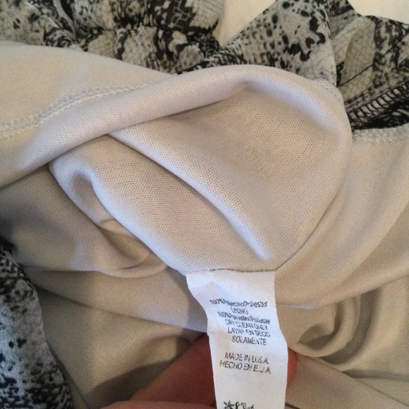 Final touch small shorts jumpsuit - Picture 4 of 6